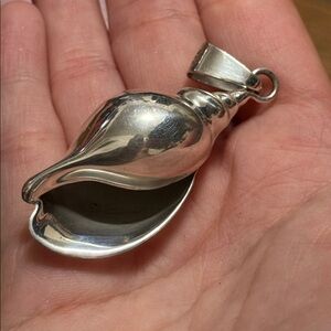 Elegant Sterling Silver 925 Mexico Shell Pendant